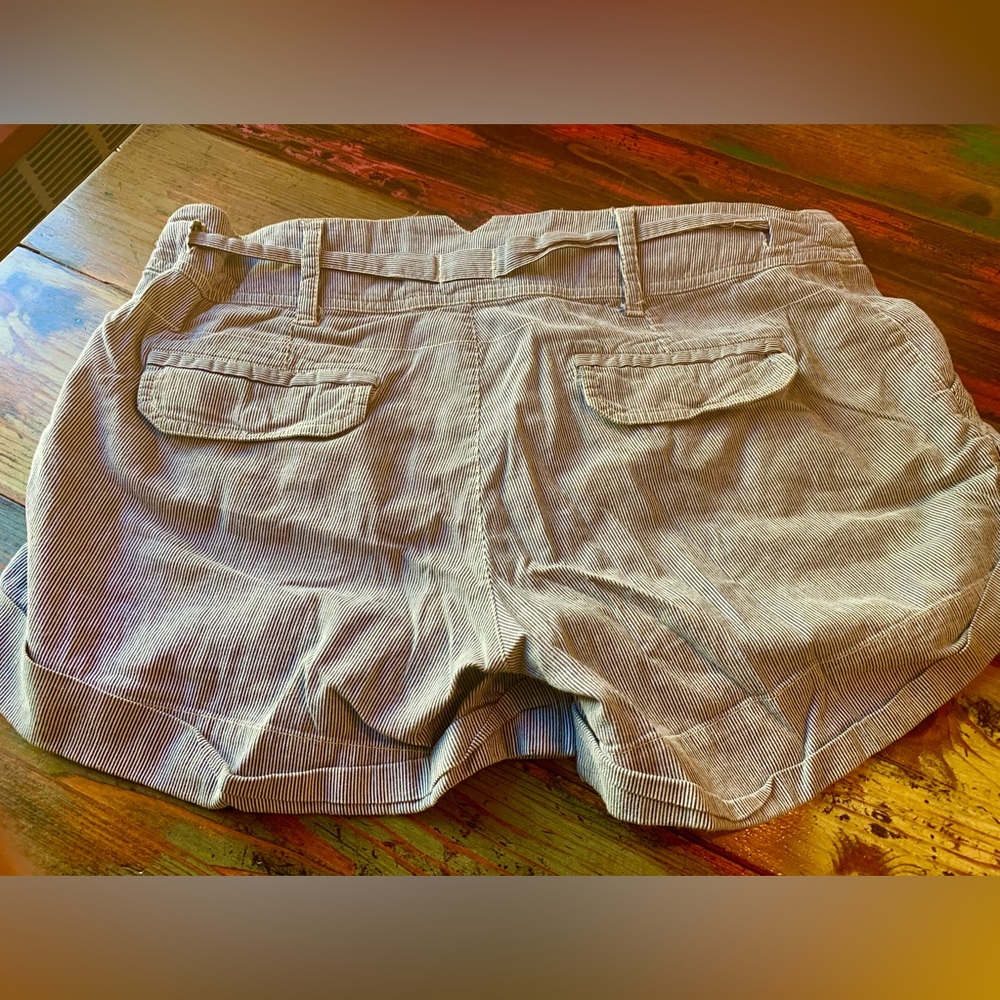 STRIPES SHORTS (14) - Picture 2 of 6